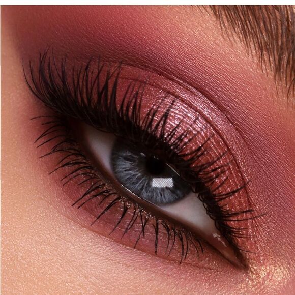 PAT MCGRATH LABS Divine Rose Luxe Eyeshadow Palette: Eternal Eden - Picture 5 of 7